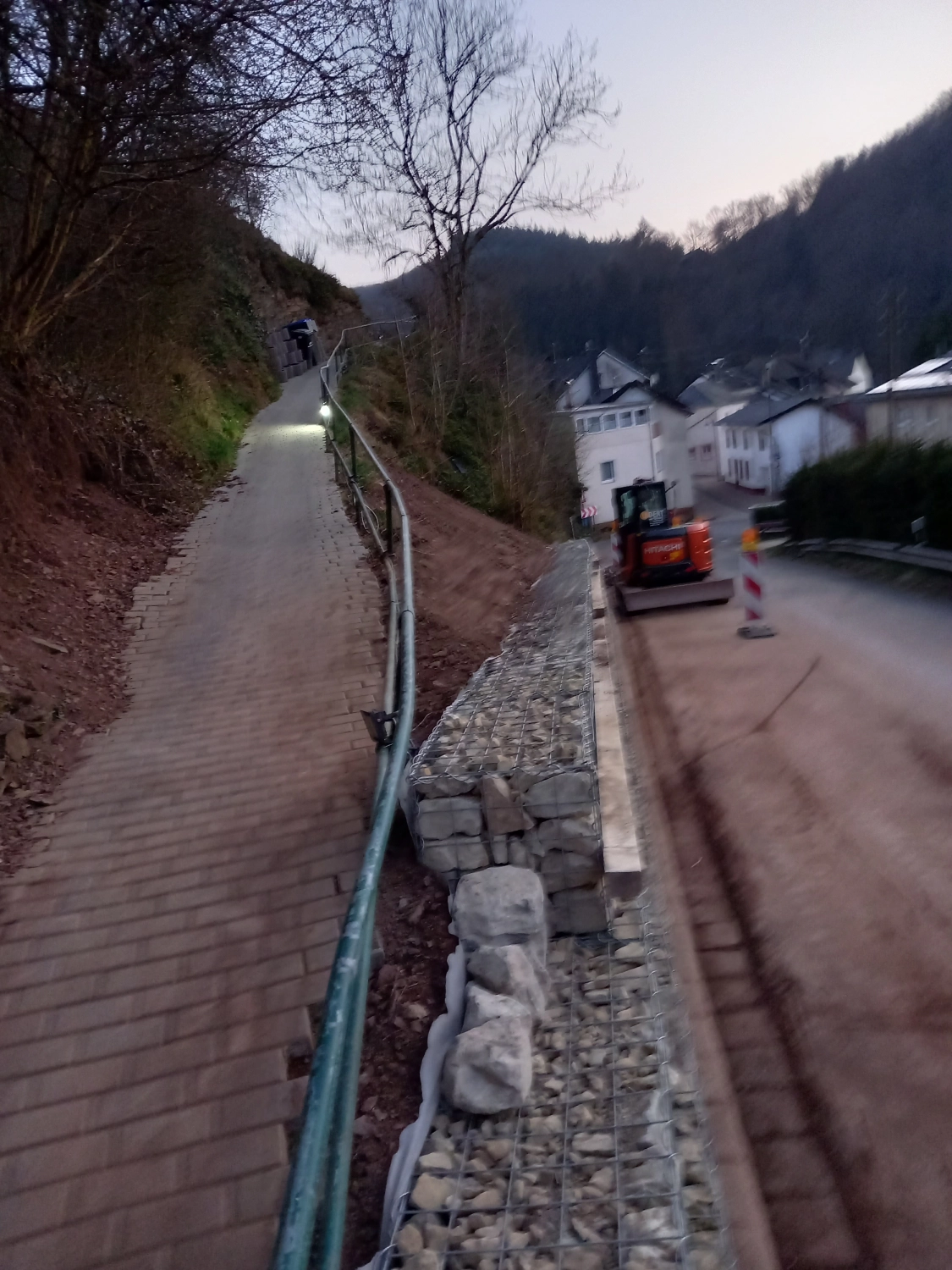 Construction en bord de route par Expertise Cordier Pascal S-a-r-l-s