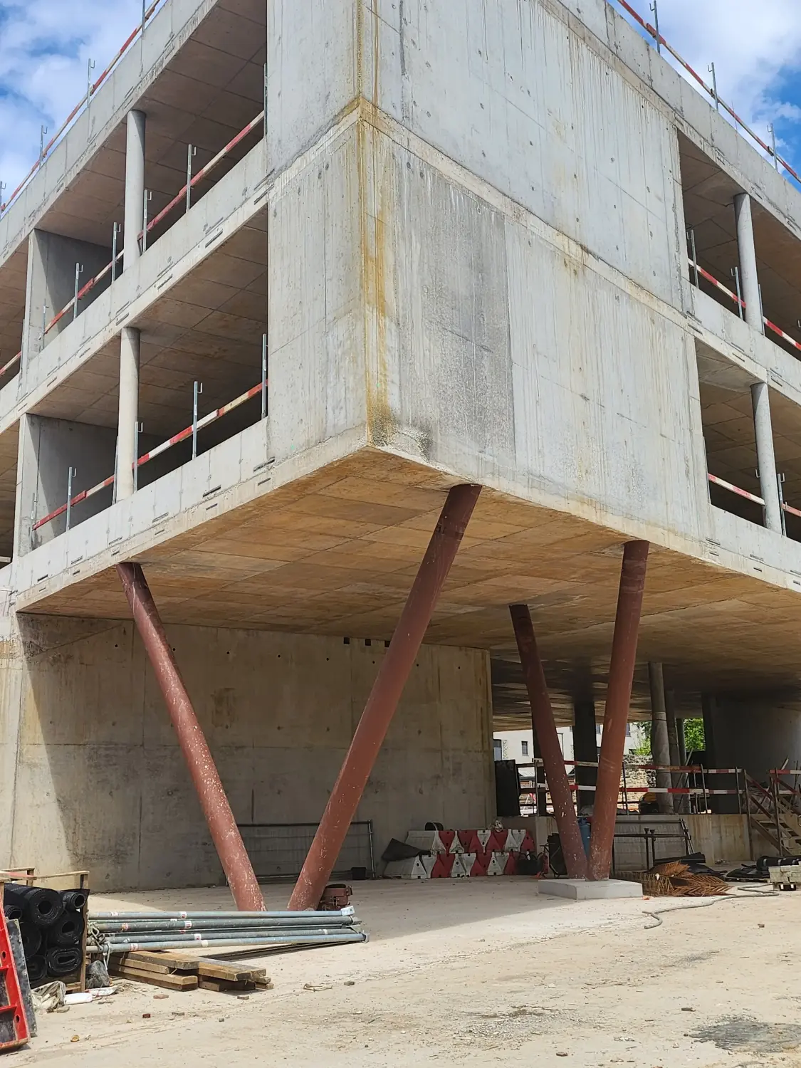 Bâtiment en construction par Expertise Cordier Pascal S-a-r-l-s